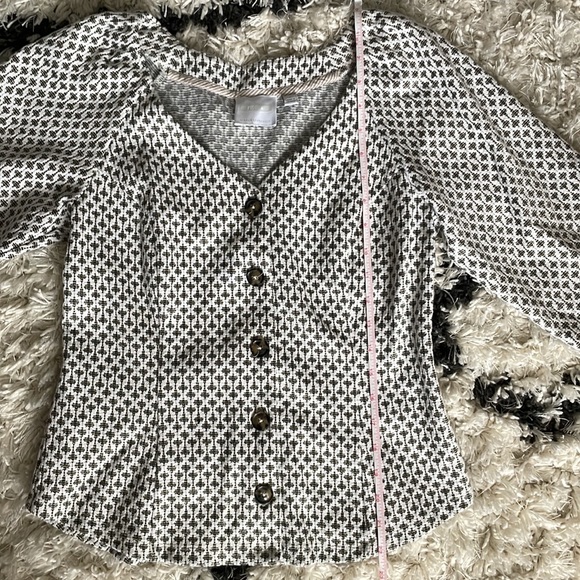 ett:twa button up top - Picture 6 of 7